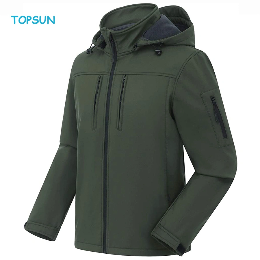 Veste d'extérieur pour hommes de style militaire en softshell, imperméable, coupe-vent, avec capuche amovible.