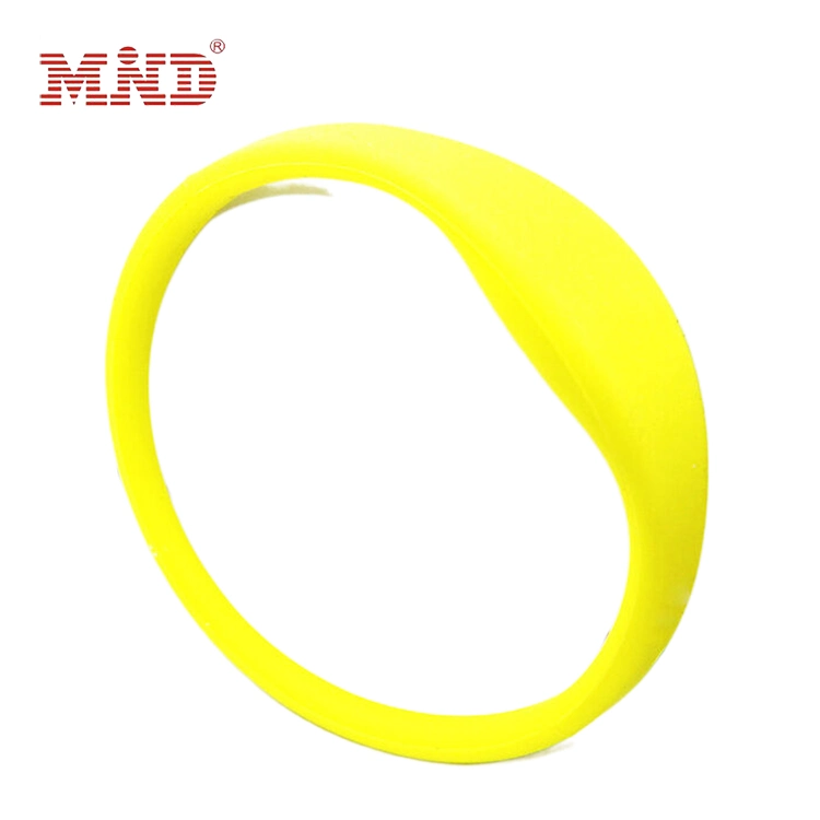 Waterproof 13.56MHz NFC RFID Silicone Wristband for Water Park