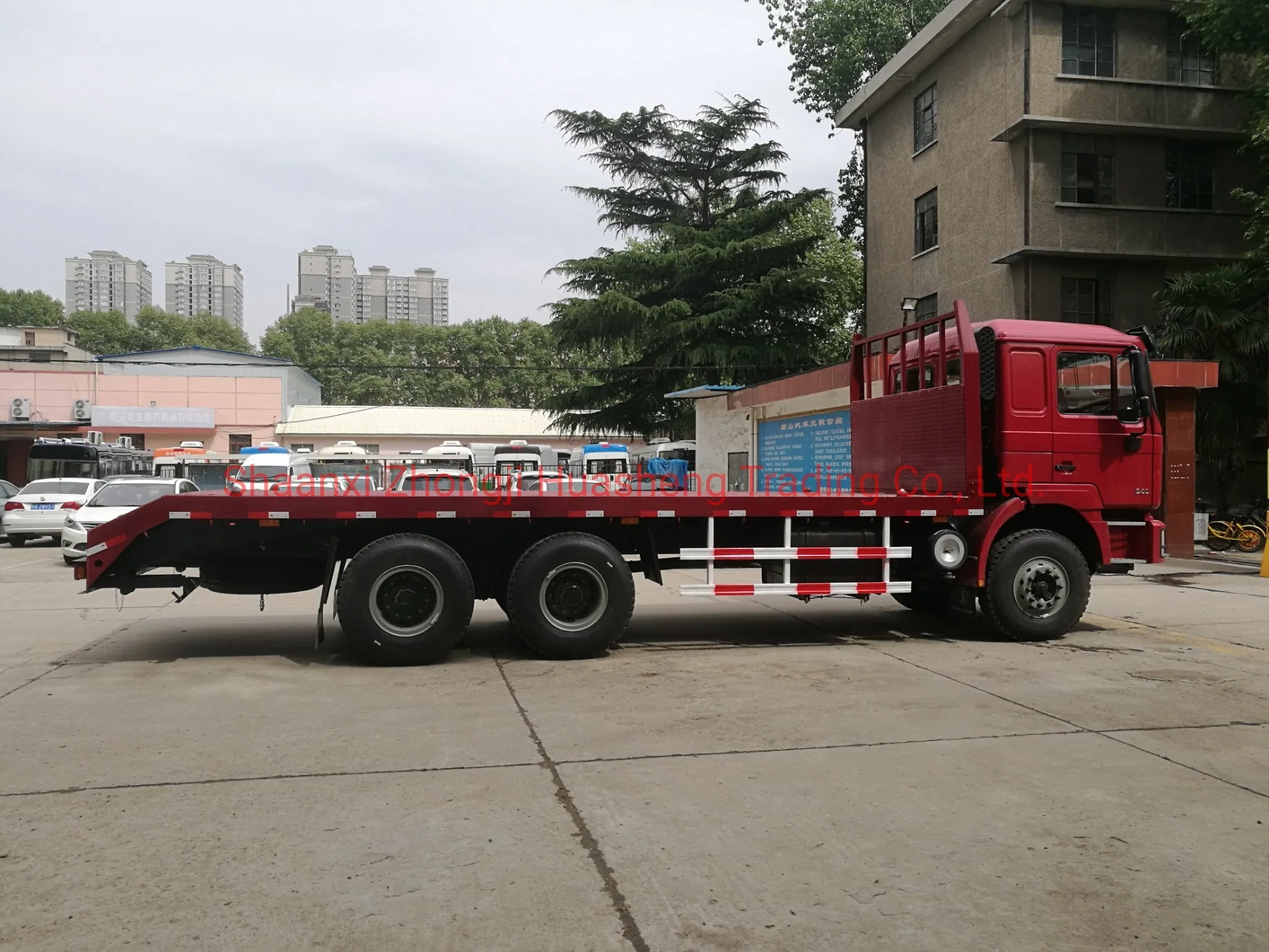 Hot Sale Shacman Good Quality Construction Machine/ Flat Bed Van Truck