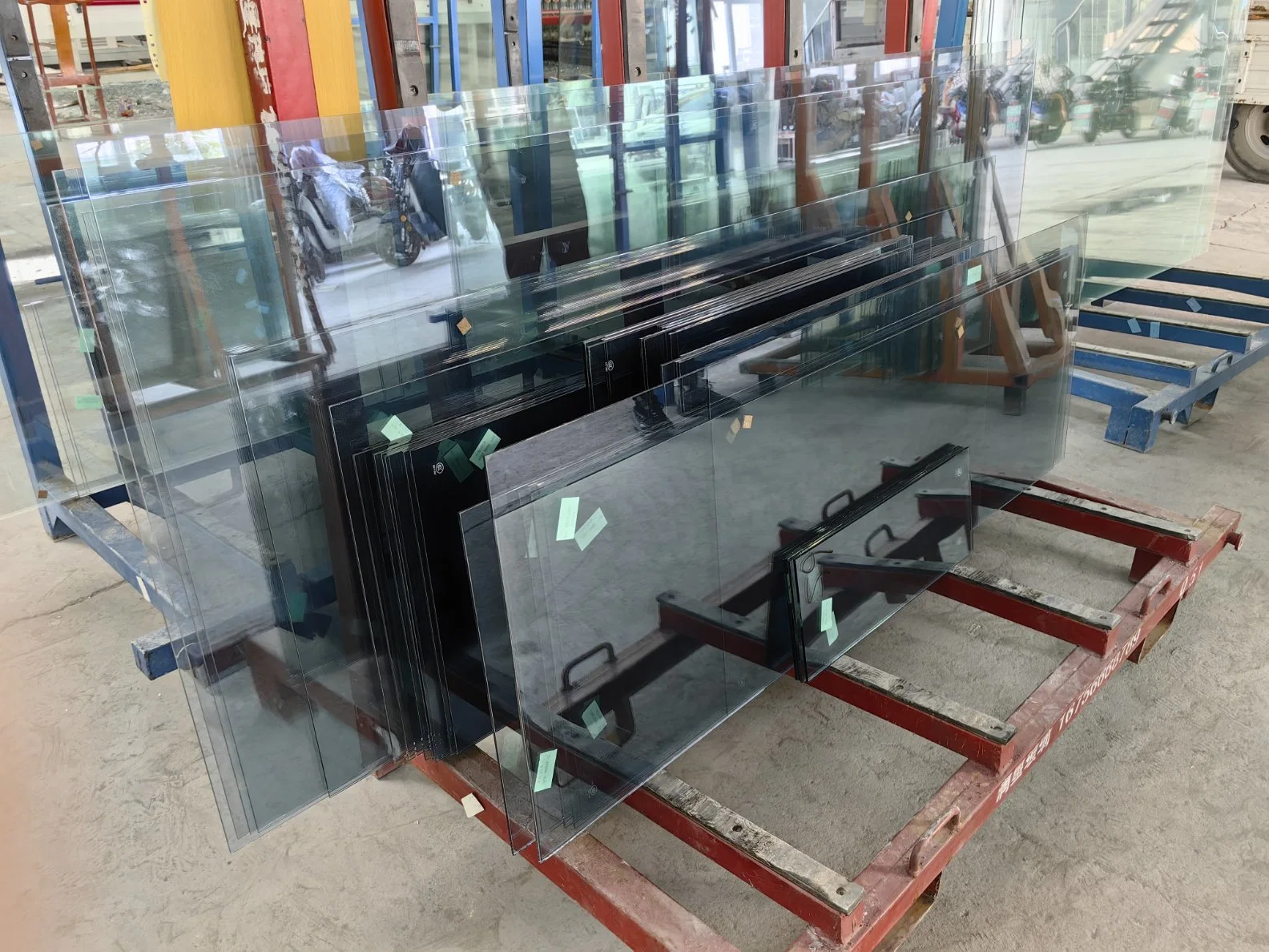 Body Tinted Float Glass 5mm Used for Automobile Windowshields in Russia