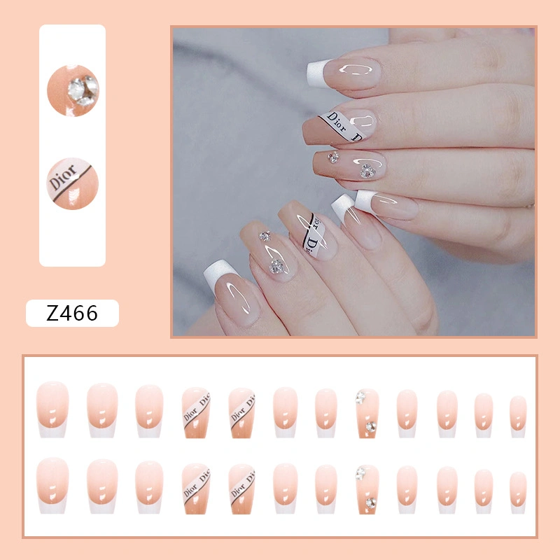 Gradual and Minimalist Diamond Style Wearing Nails