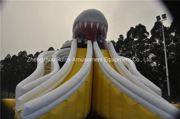 Tobogán de agua móvil inflable Tiburón Parque de alzadores para inflable Parque acuático de atracciones