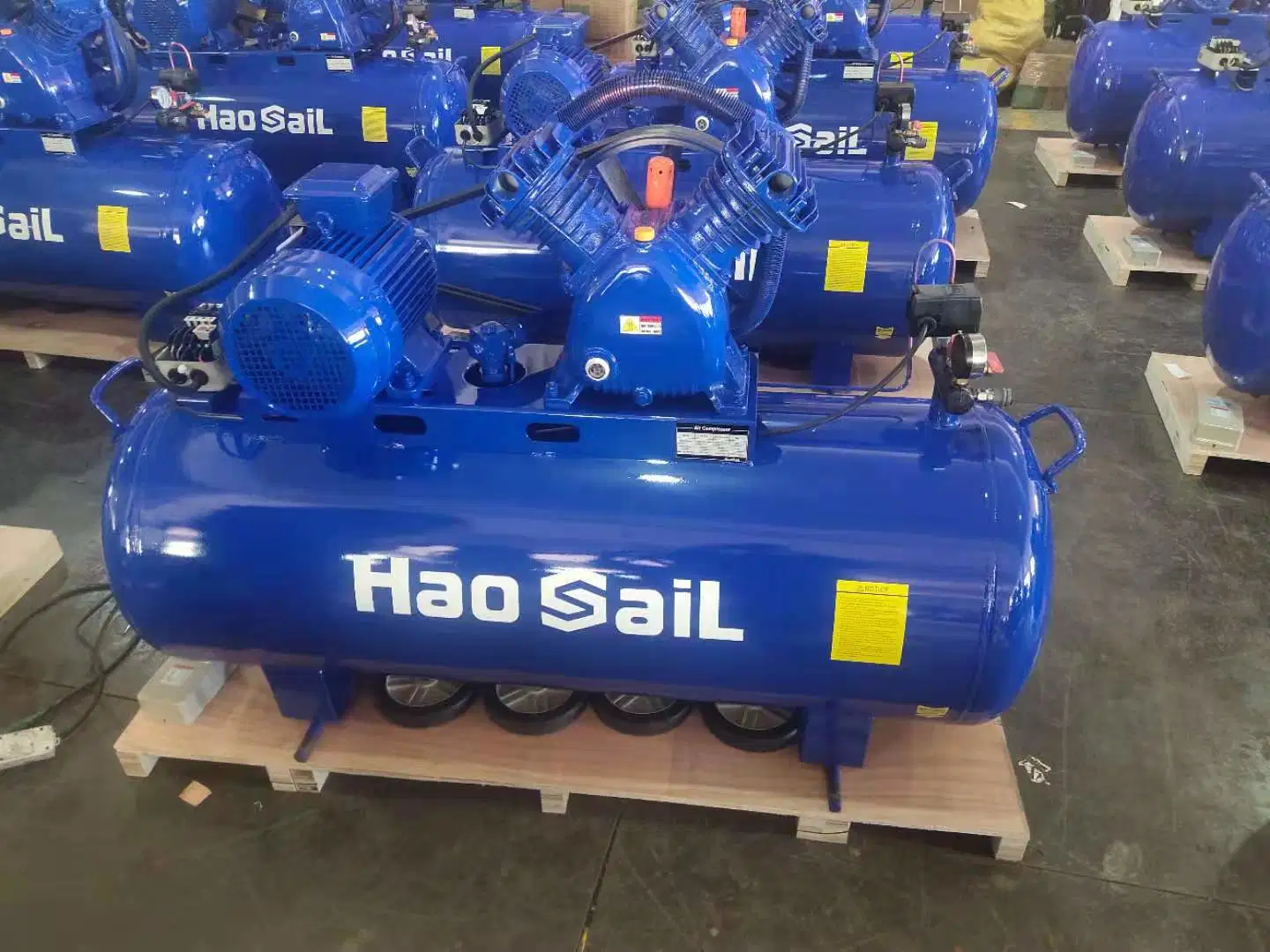 5.5HP 4kw 200L Equipment Air Compressor