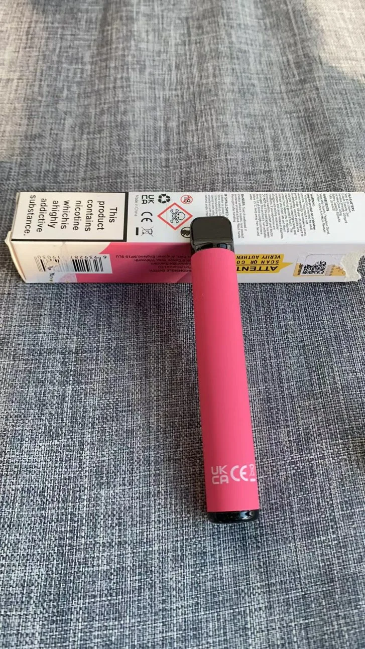 China Lafl Original de Fábrica 700 Puff Bar Rei de aroma e Cig Cigarro perdeu a Elf Maria descartáveis Caixa Vape recarregável por grosso