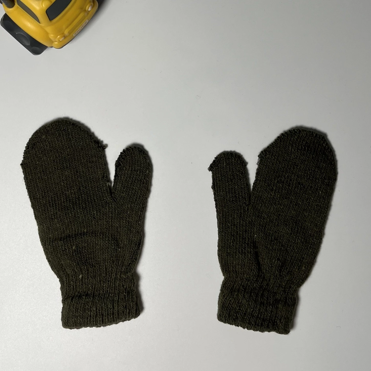 Garçons Filles d'enfants Les enfants de couleur foncée à bon marché de l'hiver de la magie des gants mitaines