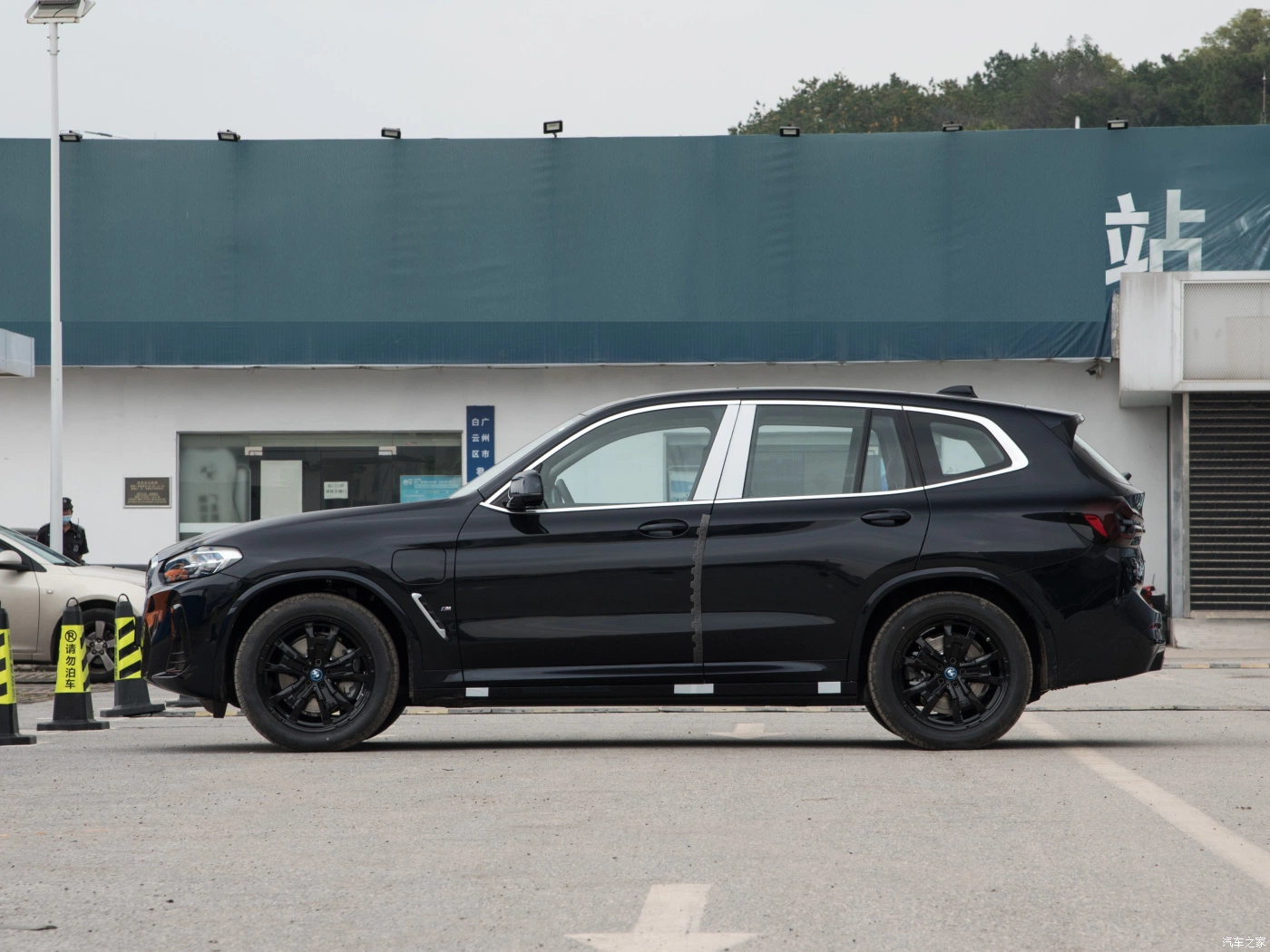 BMW IX3 vus moyen véhicule électrique énergie neuf de seconde main Voiture