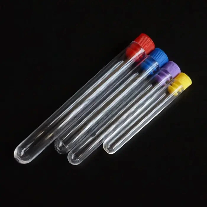 Tube à essai en plastique pour consommables de laboratoire 13*100mm 16*100mm PE Pet PP PS avec une variété de couvercles colorés Tube à essai transparent.