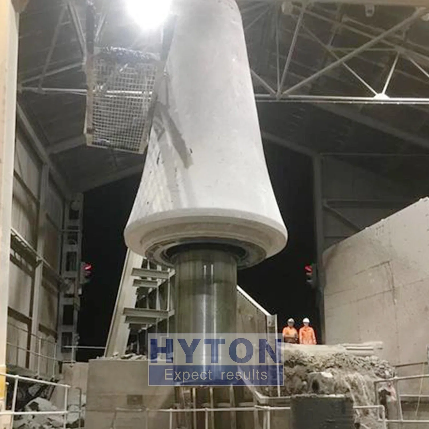 جزاءٍ من الساحق الزاويجي عمود الإدارة الرئيسي للماكينة Super Cone Crusher Cg820 ASSY