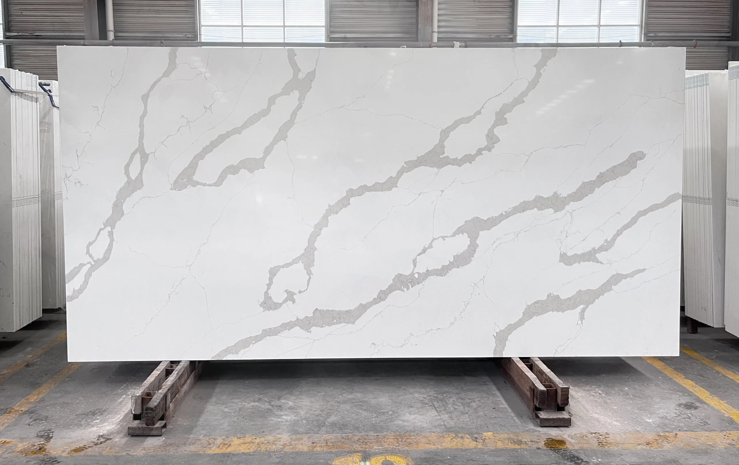 Calacatta and Marble-Like Veined Quartz Slab