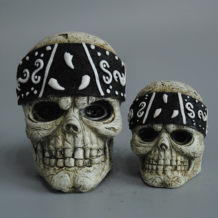 Life Size Resin Skull Heads for Halloween Window Display