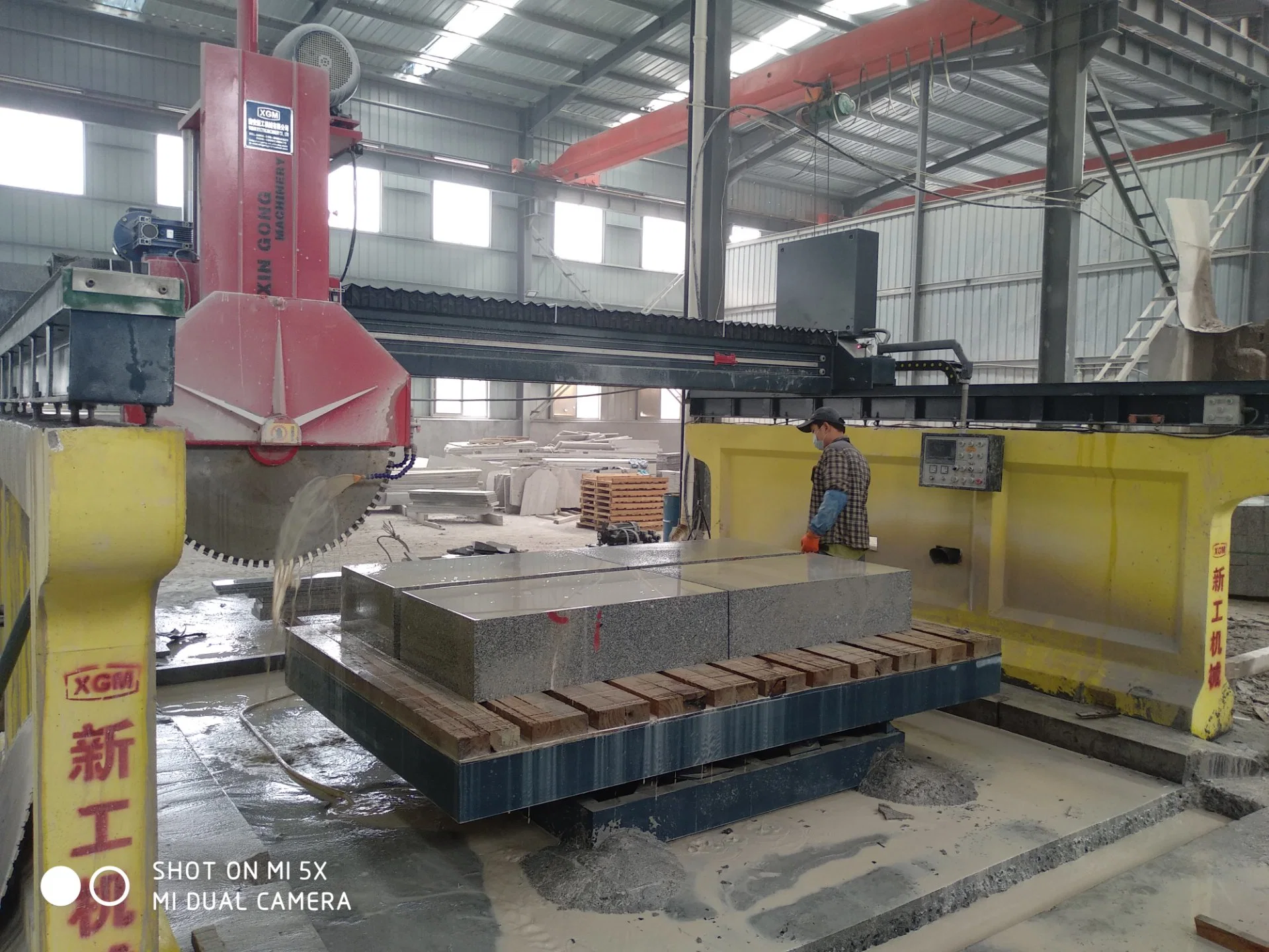 Middle Block Cutting Machine for Thick Slabs & Paving Stones