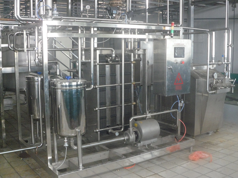 Entièrement automatique 3000L/H pasteurisateur de lait et l'homogénéisateur