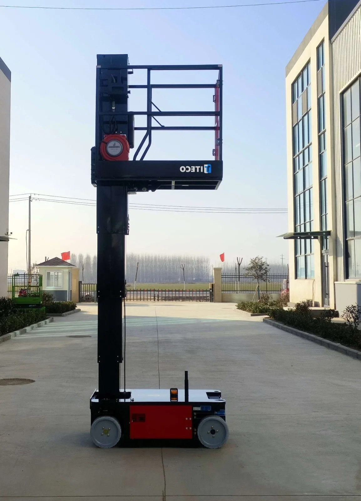 Mobile Electric Lifter Self-Propelled Aerial Work Platform Lift Table 4m 6m 8m 4WD Mini Electric Boom Lifting Equipment Self-Propelled Man Lift Cherry Picker