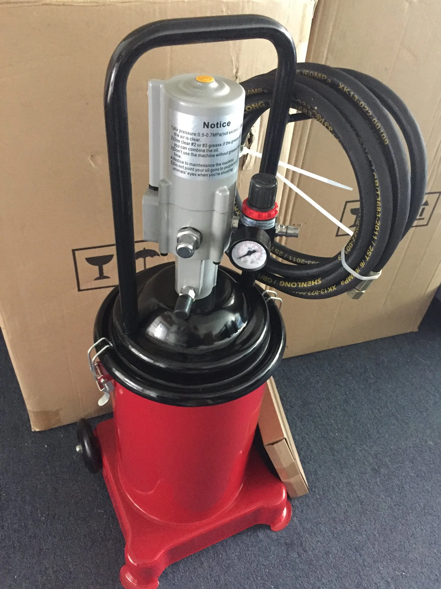 12L High Pressure Air Operated Grease Pump Lubricator Pneumatic Grease Pump