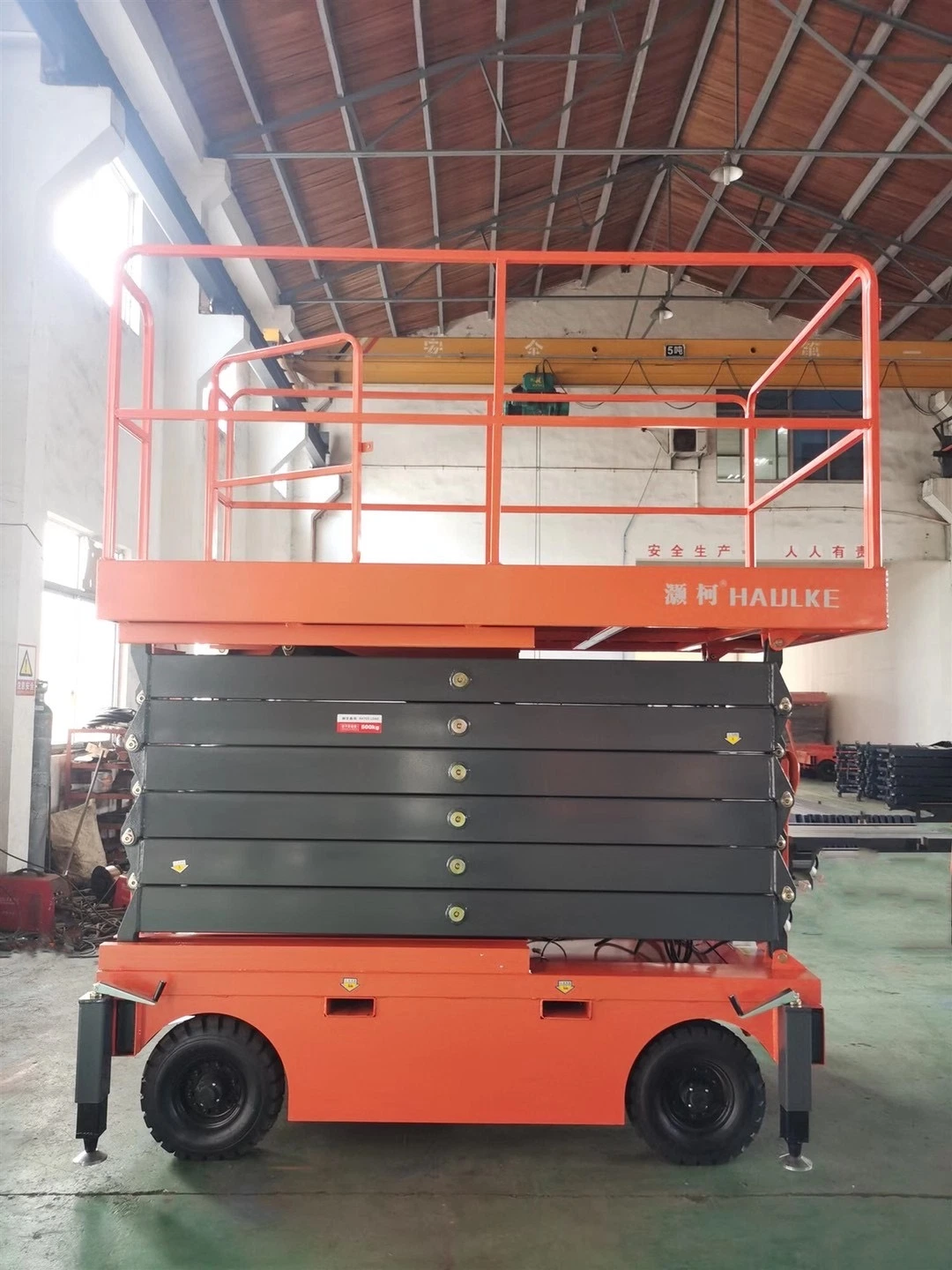 Four Wheel Professional Scissor Lifter/Hydraulic Lifting Platform