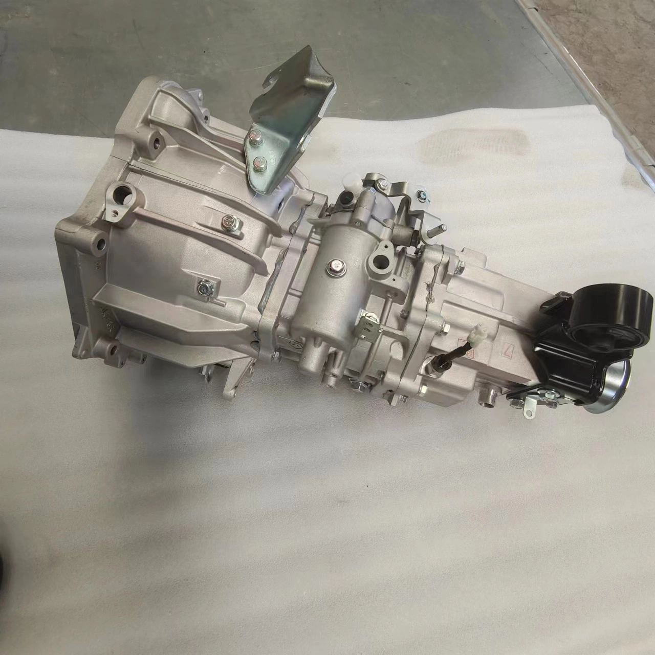 Original Foton Gearbox for Sale Ht00253203 515r-1700910-07