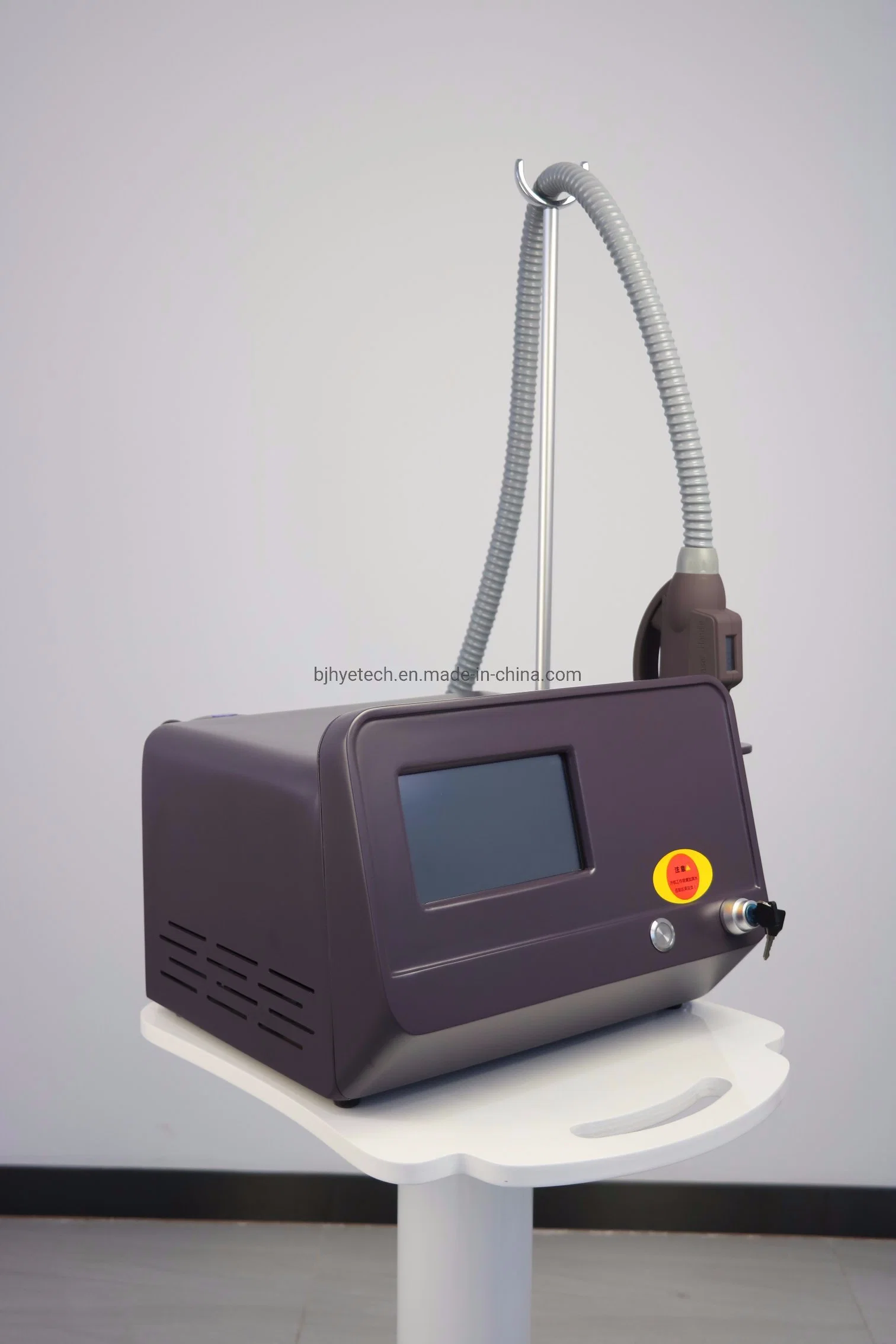 2021 Portable Q-Switch Nd YAG pigmentación de la eliminación de tatuajes Peeling de carbono de extracción de la máquina
