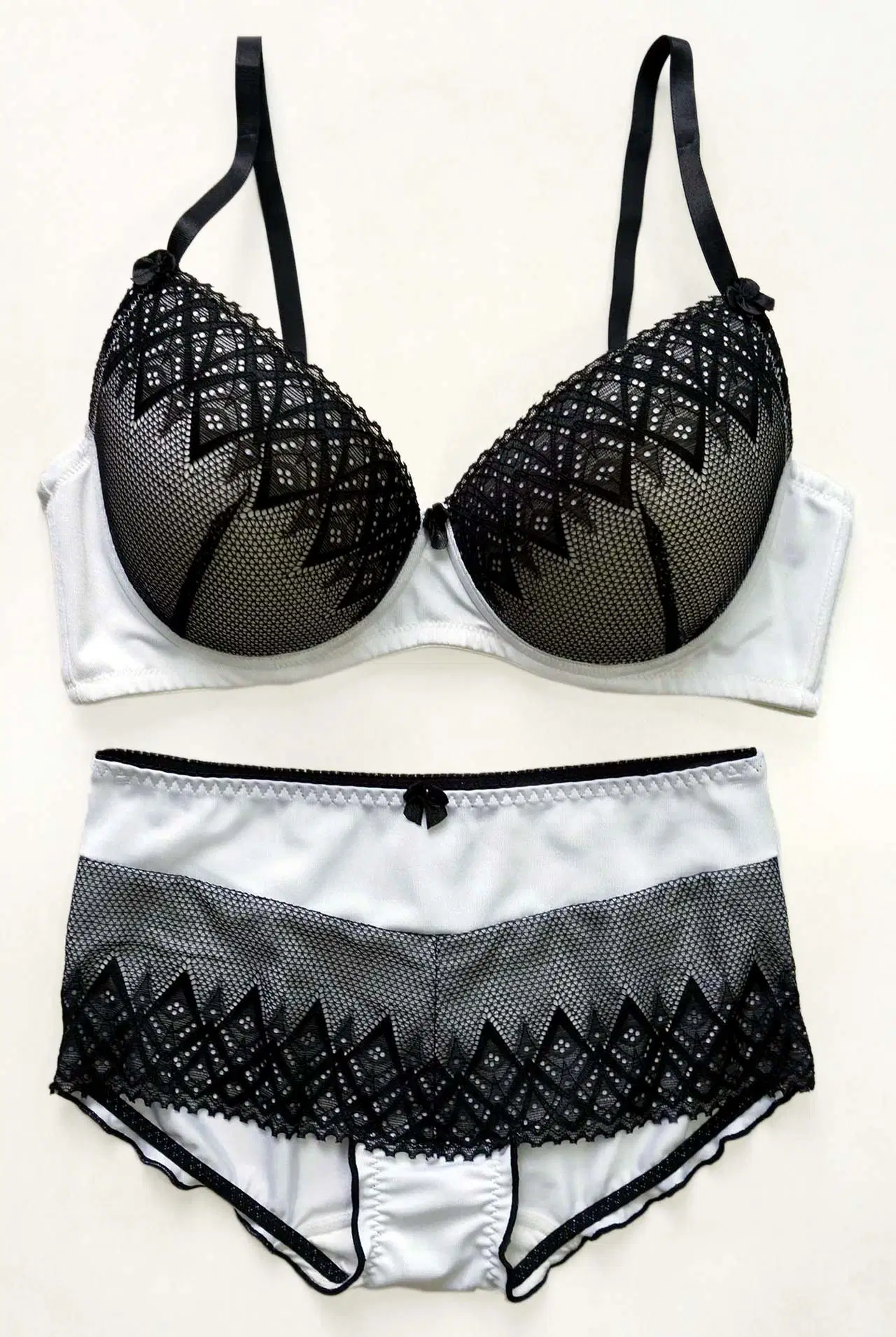 Underwear Set for Ladies' Lace Bra with Boylet
