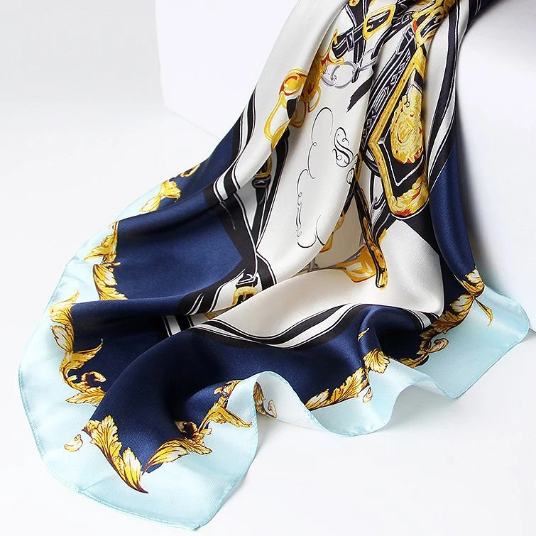 Personalisierter Schal für Damen mit 14 Momme Seide und quadratischen Details