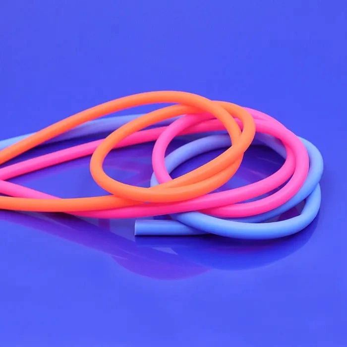 Qualité alimentaire non toxique transparent laiteux blanc coloré silicone tube caoutchouc Flexible