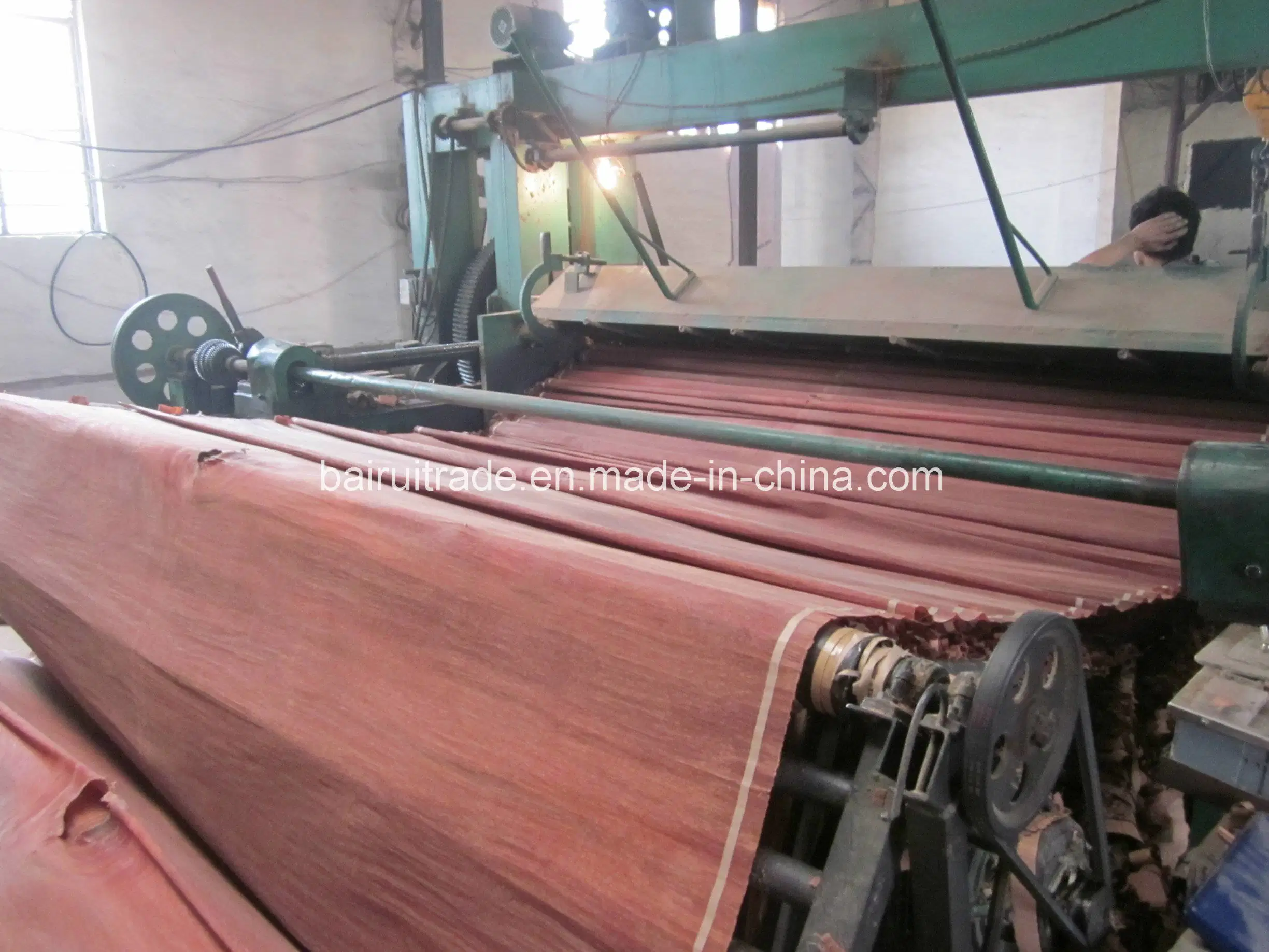 0.3mm Red Plb Veneer Linyi for Making Plywood