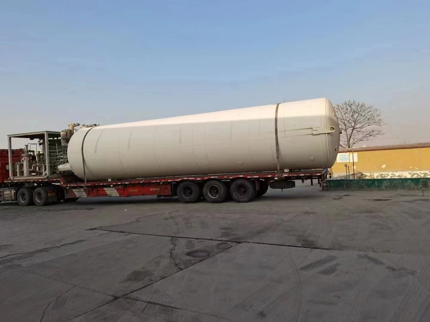 Perlite Vacuum Insulation Pressure Vessel LNG CO2 Lox Lin Lar Vertical Storage Tank Container Factory