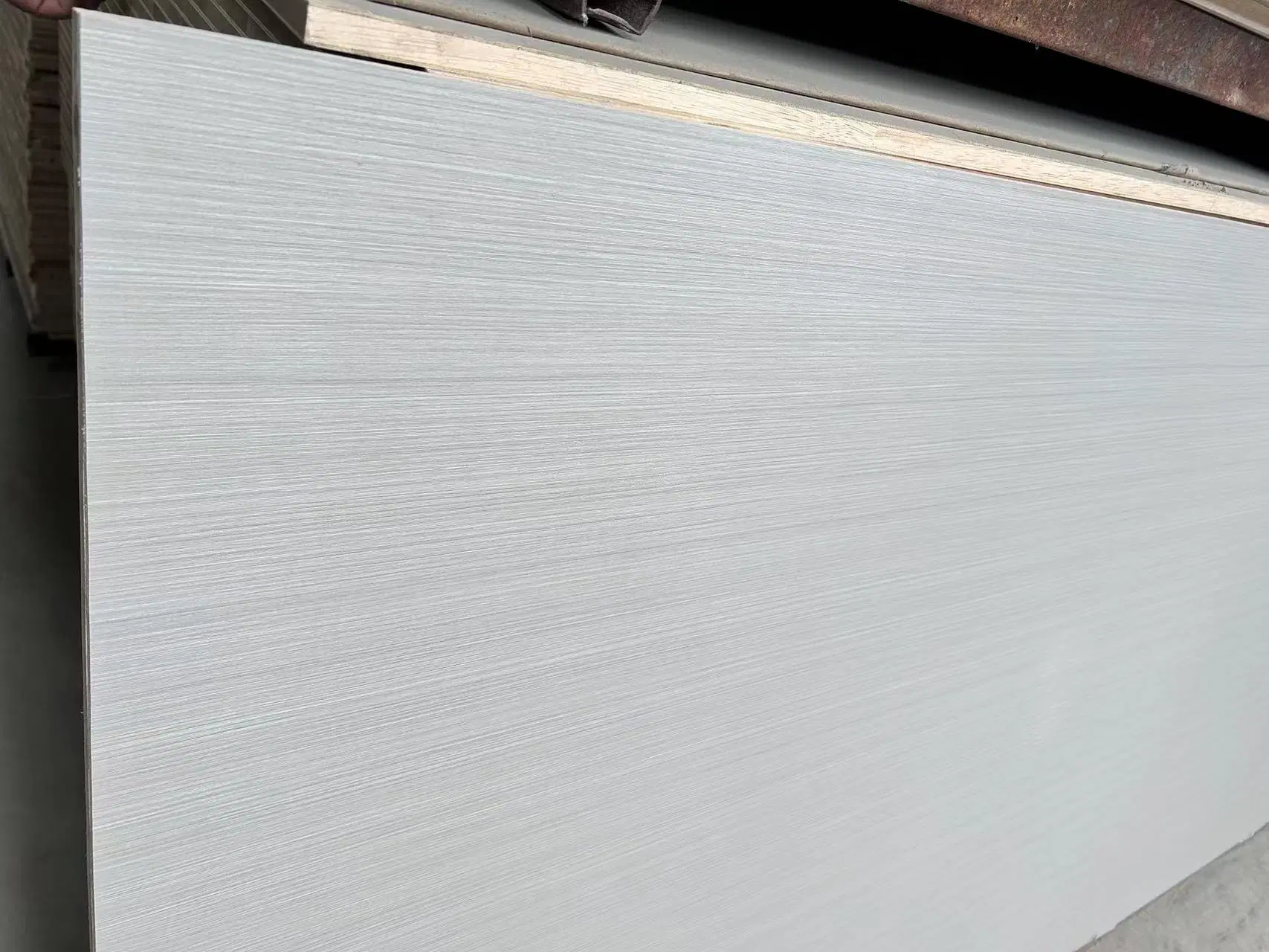 Low Price Melamine Board on Particle Board/Plywood/MDF Cheap Particle Board for Furniture