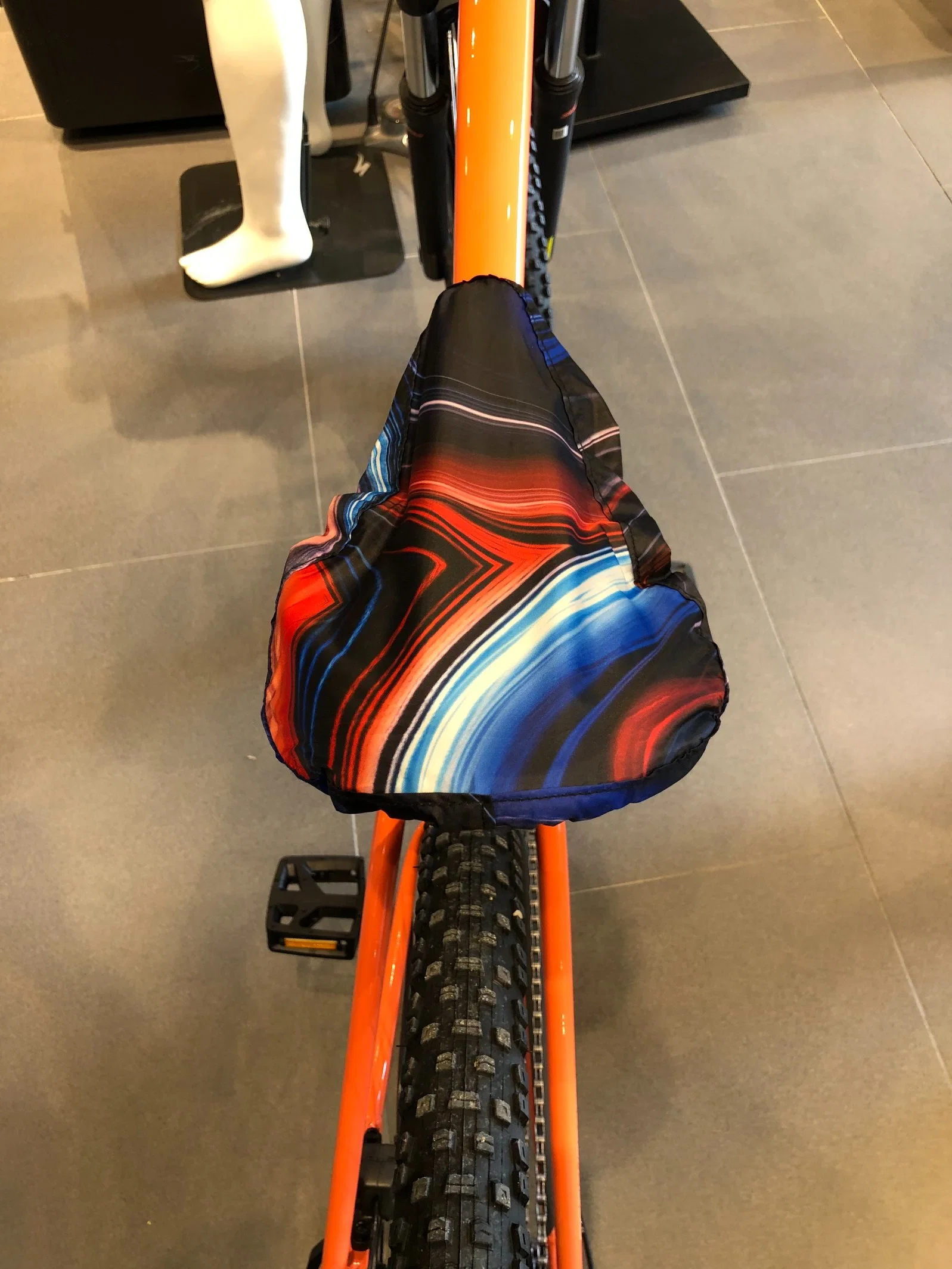 High Quality Customized Waterproof Dustproof RPET Bicycle Saddle Cover, Rain and Dust Resistant Heat Tranfer Printing DOT Style-GRS, BSCI, Sedex, Brc ODM & OEM