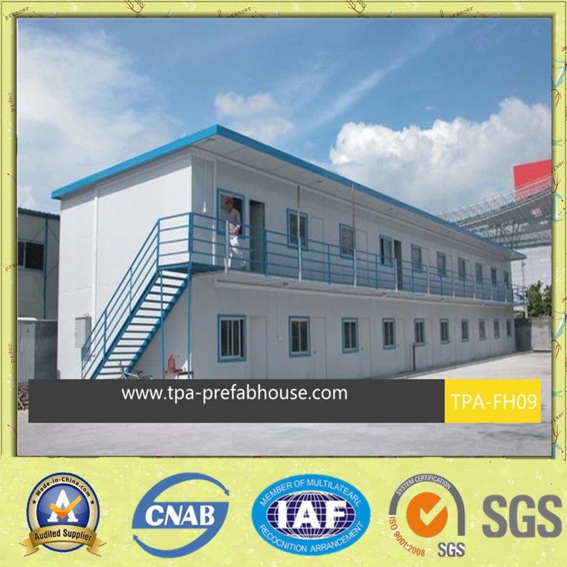 Flat-Top Prefabricated Building for Work Site