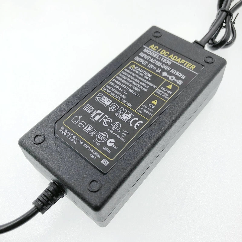 OEM 12V/18V/19V/24V/45W/65W/90W/100W/125W/200W Lithium Battery Laptop Charger with CE