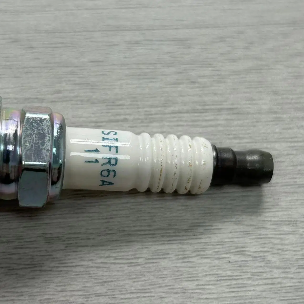 Sifr6a-11 Auto Spare Parts High quality/High cost performance Iridium Car Spark Plug