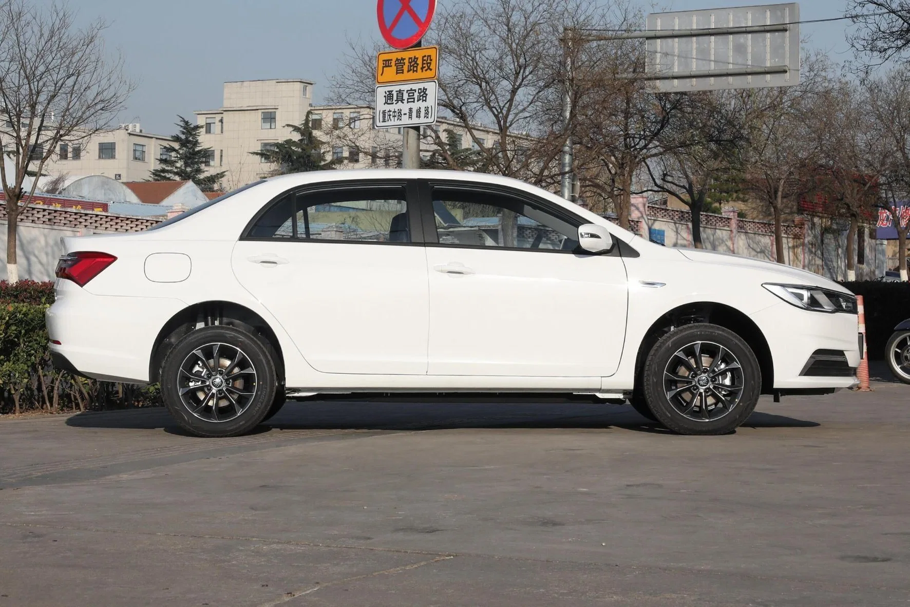 Qin Plus EV / Dm-I High Speed Luxury New Electico Electric Cars Left Drive Auto Adult Electric Cars New Energy Vehicle