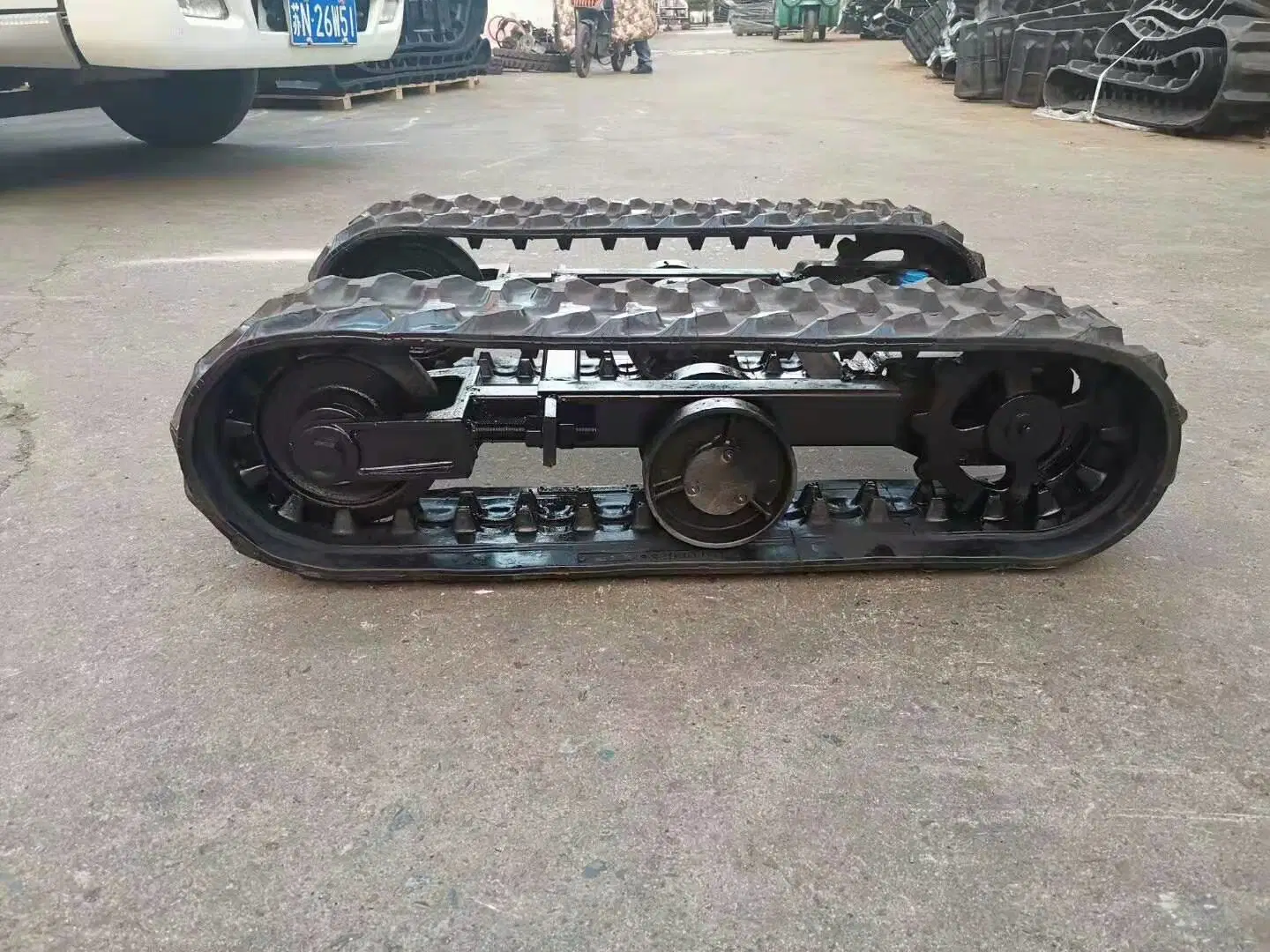 Customizable Rubber Track Chassis in Different Sizes for Excavator Parts