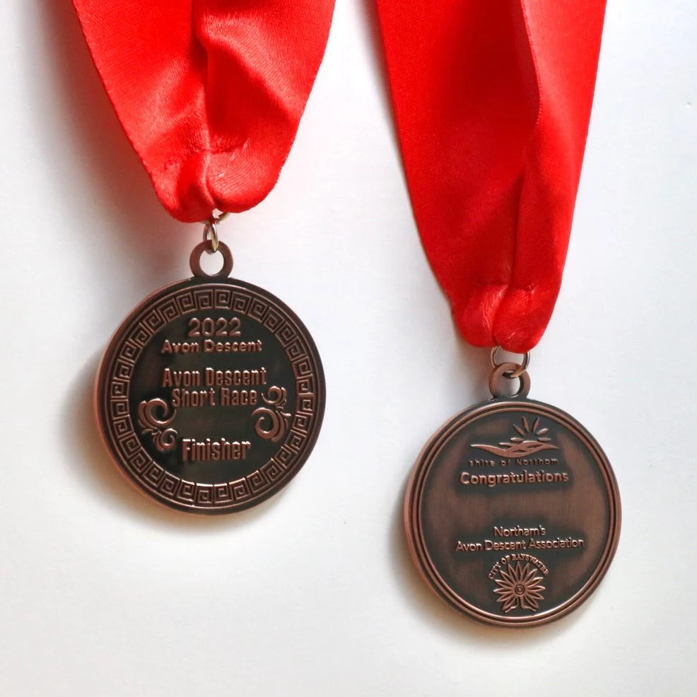 Oro Plata Bronce Metal Deportes Trofeo Fabricante de la Medalla en Medallas y trofeos de China simple Custom Logo