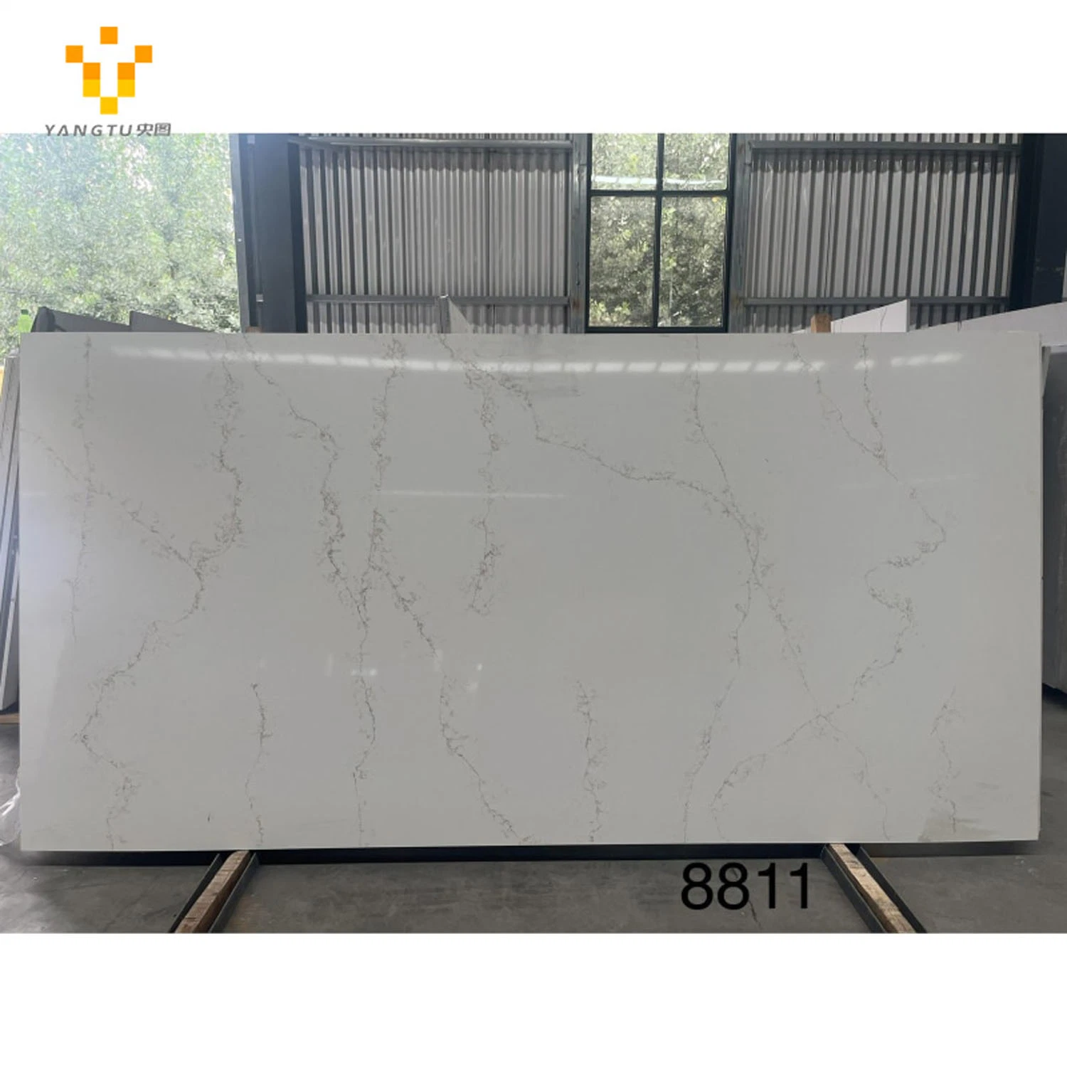 Prefabricated White Quartz Countertop Slab Calacatta Quartz Countertop Light Veins White Modern Kitchen