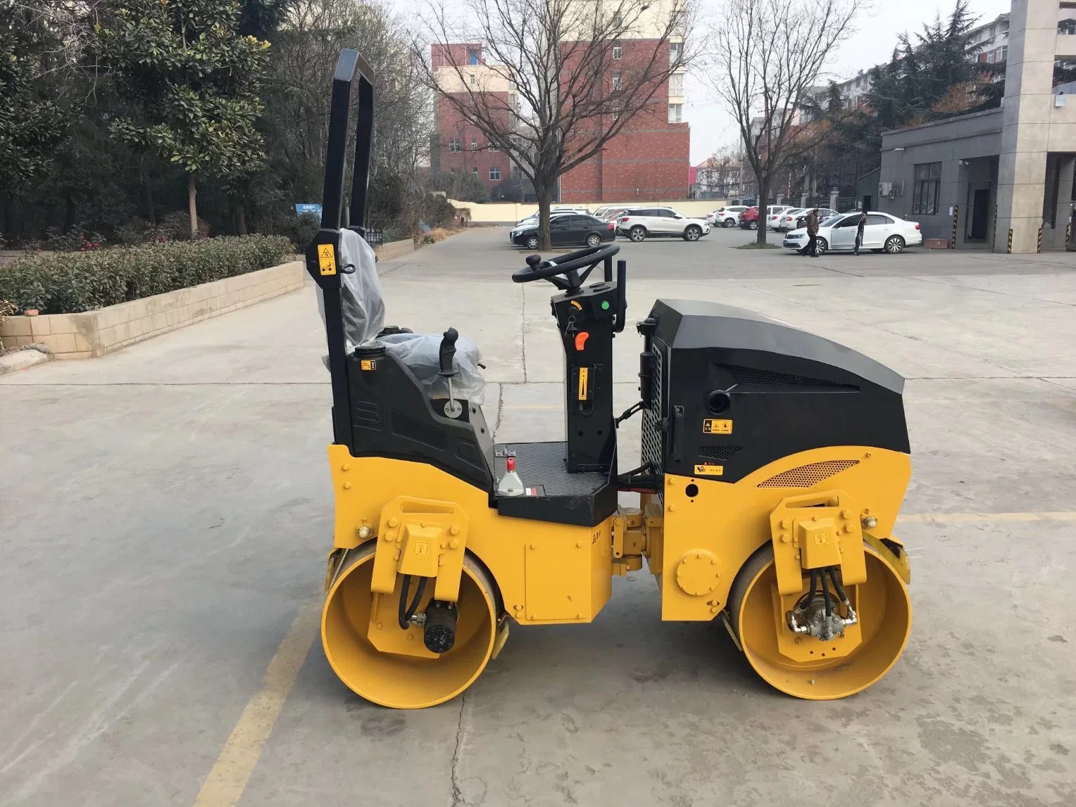 Fully Hydraulic Vibratory Road Roller with Pneumatic Tyres Ltc2012h