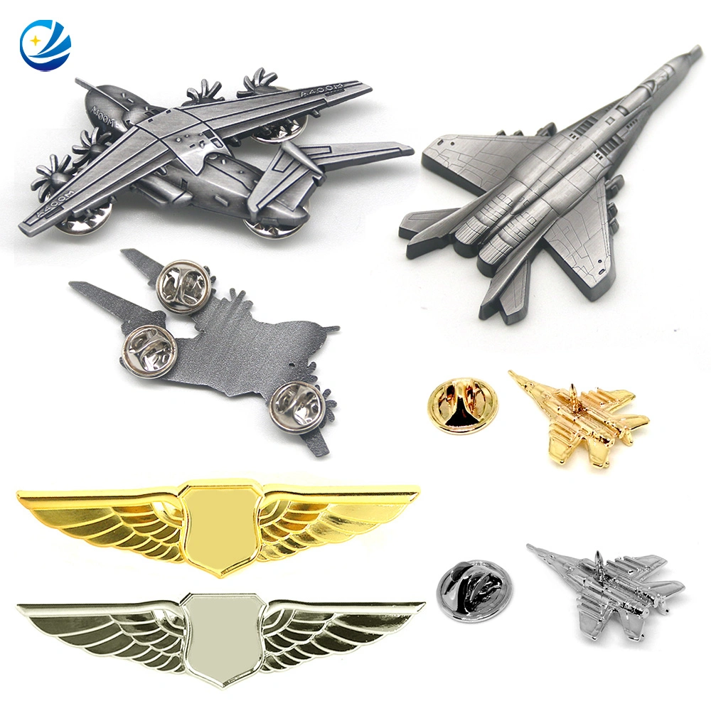 China Fundición personalizados Logo 3D del modelo de avión Prendedores Artesanía de metal de la fuerza aérea militar de la marcha táctica uniforme de policía con el diseño de logotipo distintivo Botón