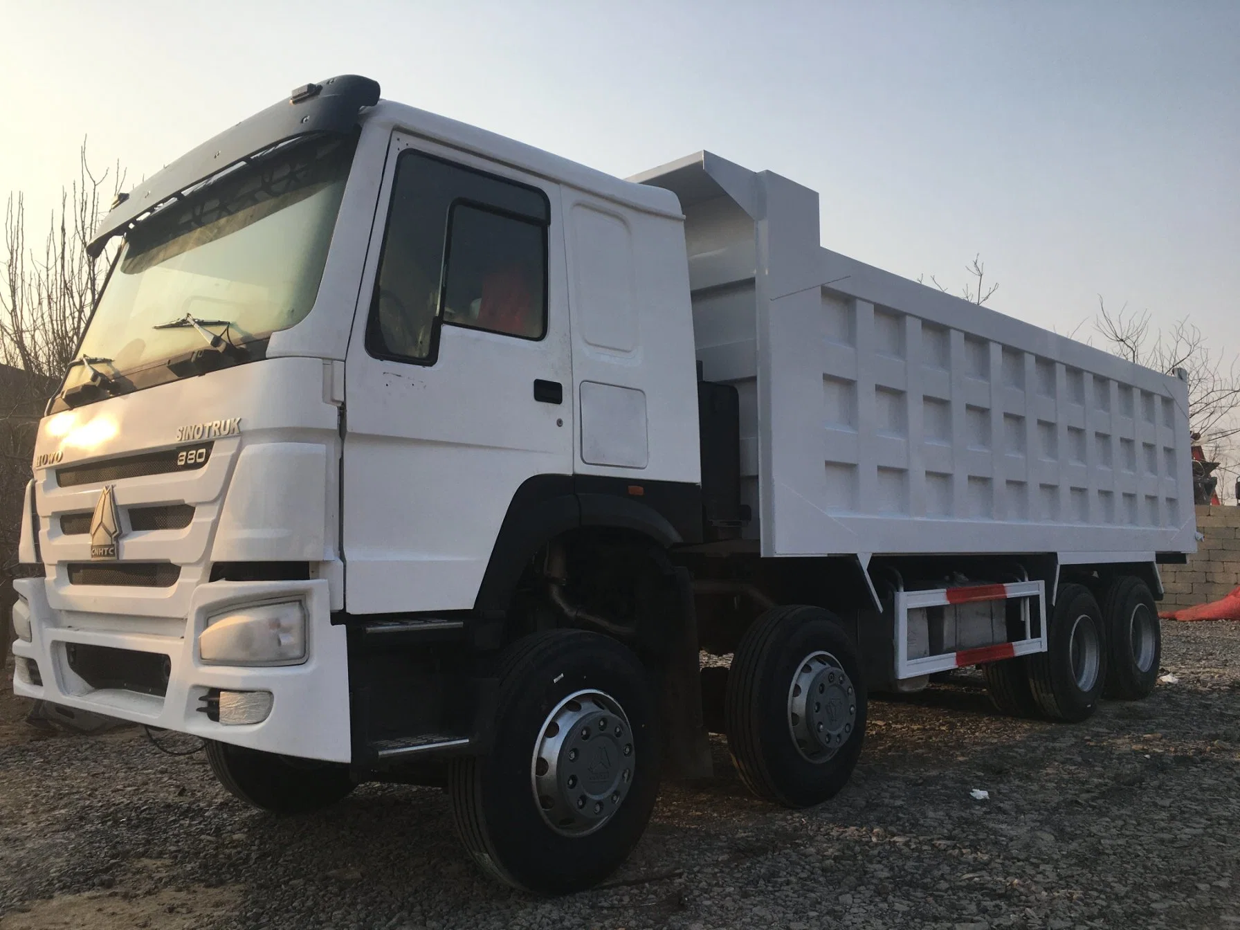 Factory Supplier Used Sinotruk Prices 6X4 A7 HOWO 371 375HP Dump Truck Tipper in Chinese