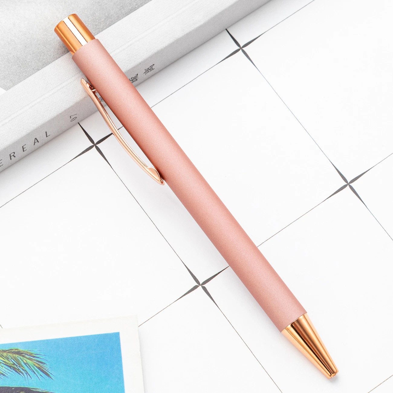 Stylo rétractable en métal stylos d'écriture confortables avec Soft Touch Business Stylo