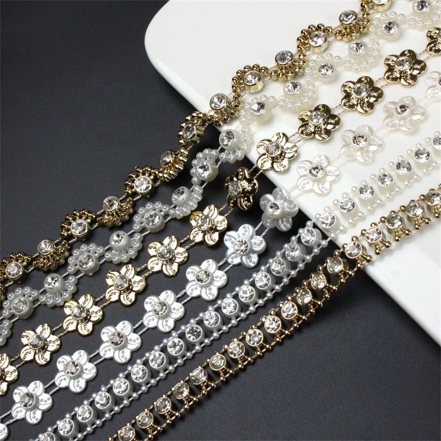 Wholesale/Supplier White Crystal Beaded Flower Iron on Rhinestone Chain Trimming Bridal