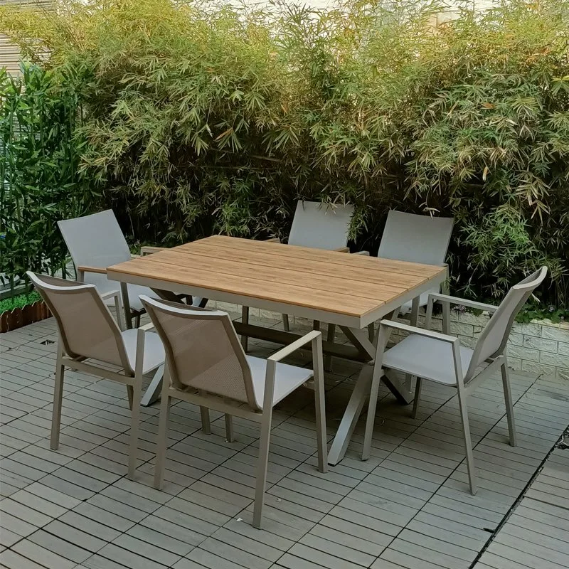 À la mode des couleurs de mobilier de jardin en bois de teck 9 PC de salle à manger Bois Plastique Tables et chaises empilées jeux de jardin