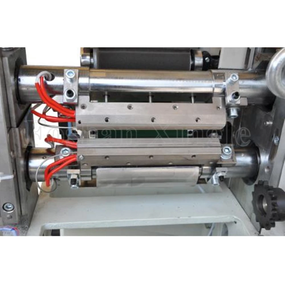 Automatic Bicsuit Cookie Crackers Dry Cake Chocolate Bar Bag Packaging Warping Horizontal Pillow Packing Machine