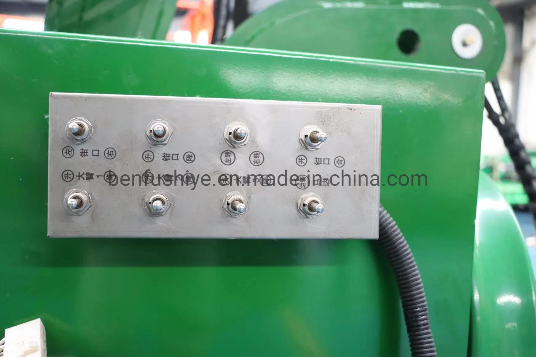 Tractor Type Olive Shaker/Cherry Harvester/Plum Date Shaking Havesting Machine Vibration Machine