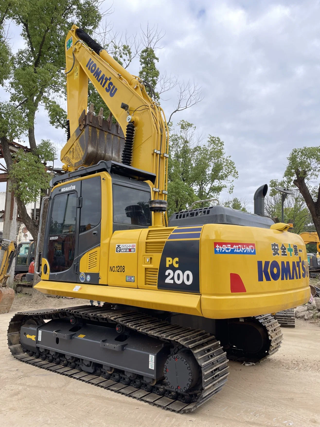 Excavatrice Komatsu PC200-8 d'occasion d'origine japonaise avec une haute qualité à Shanghai. Deuxième main Komatsu Excavatrice PC200.