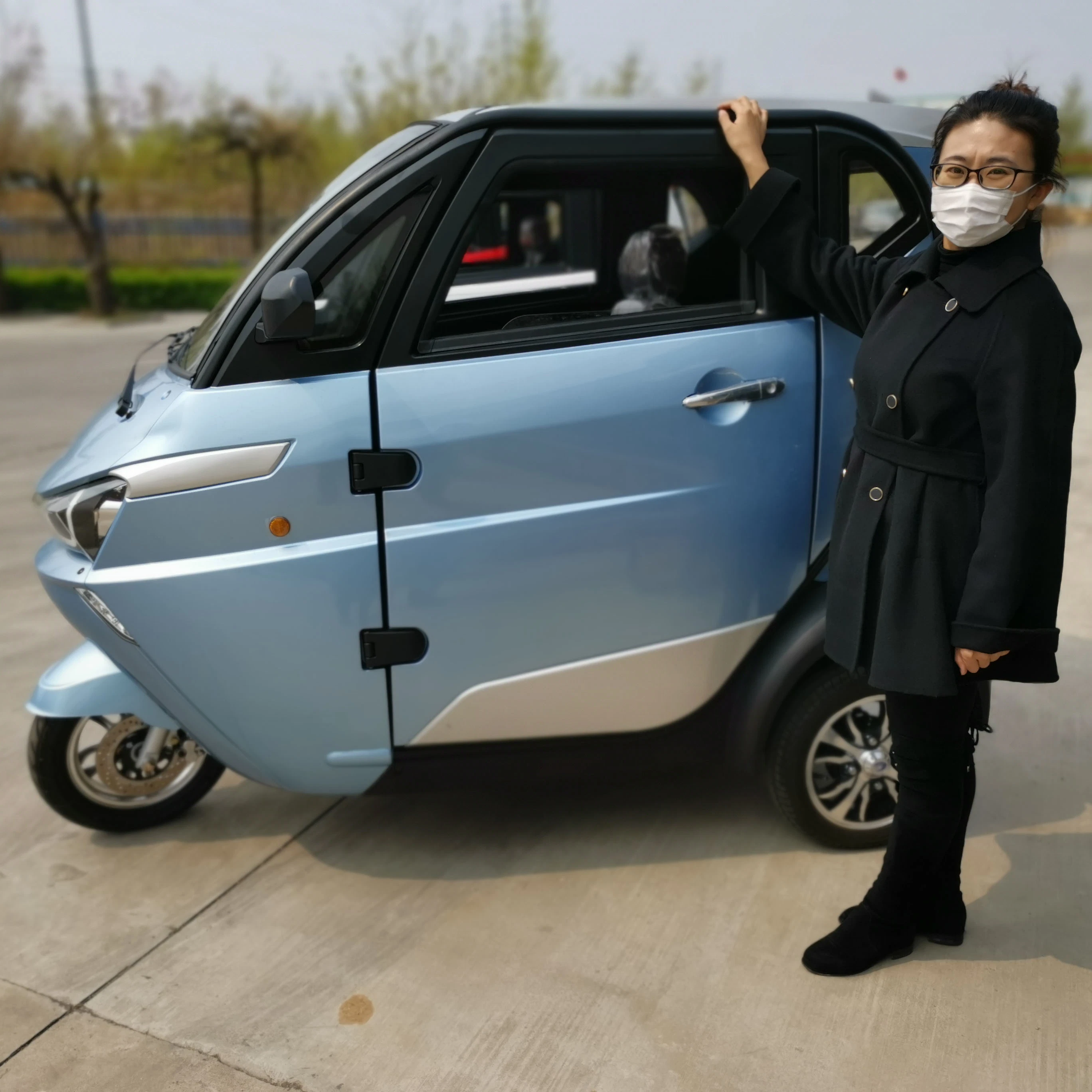 Runhorse 3 Wheel Electric Tricycle Electric Mobility Cabin Scooter Car