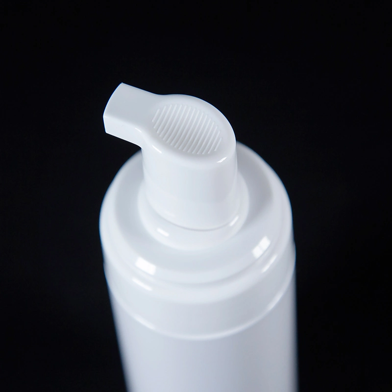 Eco-Friendly Customizable Material High quality/High cost performance  Cosmetic Plastic Bottle with Spray Head