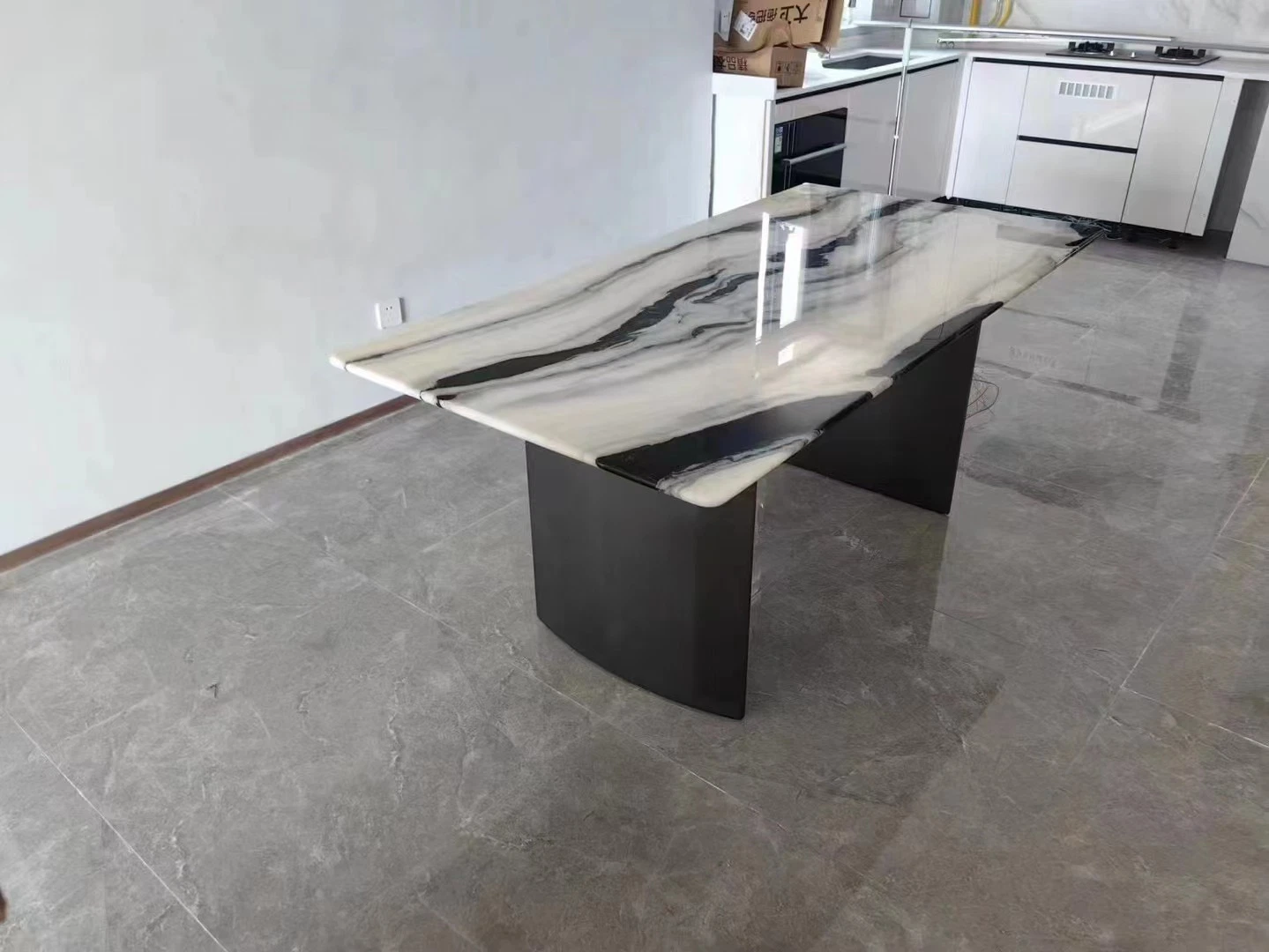 Living Room Stone Dining Table Furniture with Panda White Marble and Metal Base