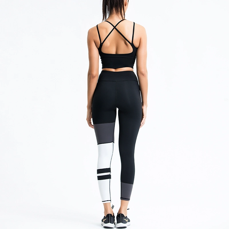 Popular Casual Clothing Reflective Mesh Stitching Sports Wear Fitness Suit Yoga Suit for Women or Ladies