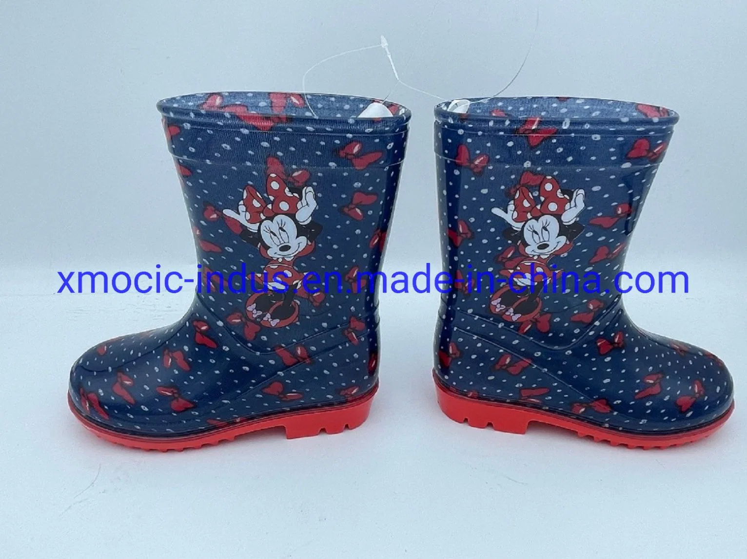 O calçado para criança crianças impermeável de borracha grosso Botas de chuva de calçado de exterior de calçado