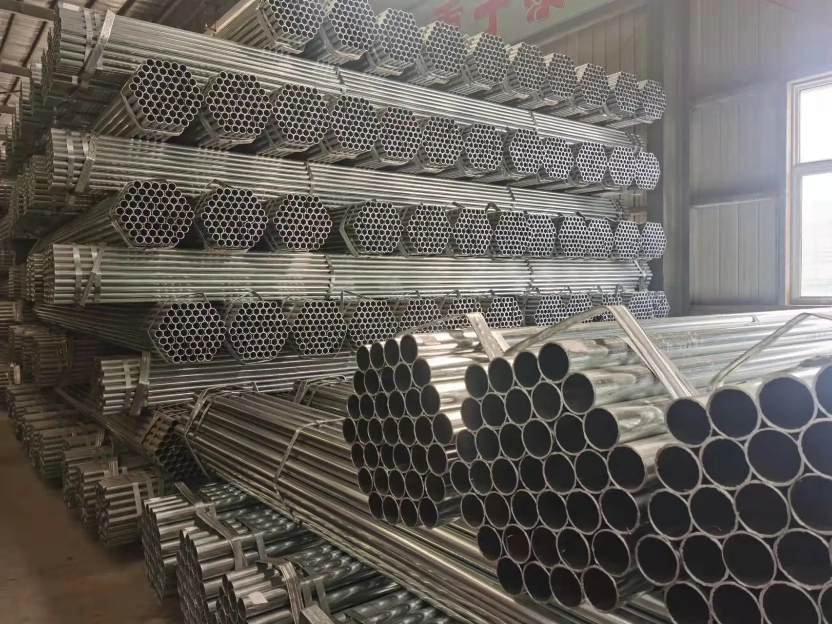 Manufacture Factory Galvanized Carbon Steel Pipe 1.5 Inch Gi Steel Pipe Galvanized Steel Pipe